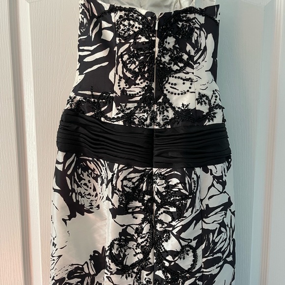 Strapless Caché formal dress - Picture 5 of 8